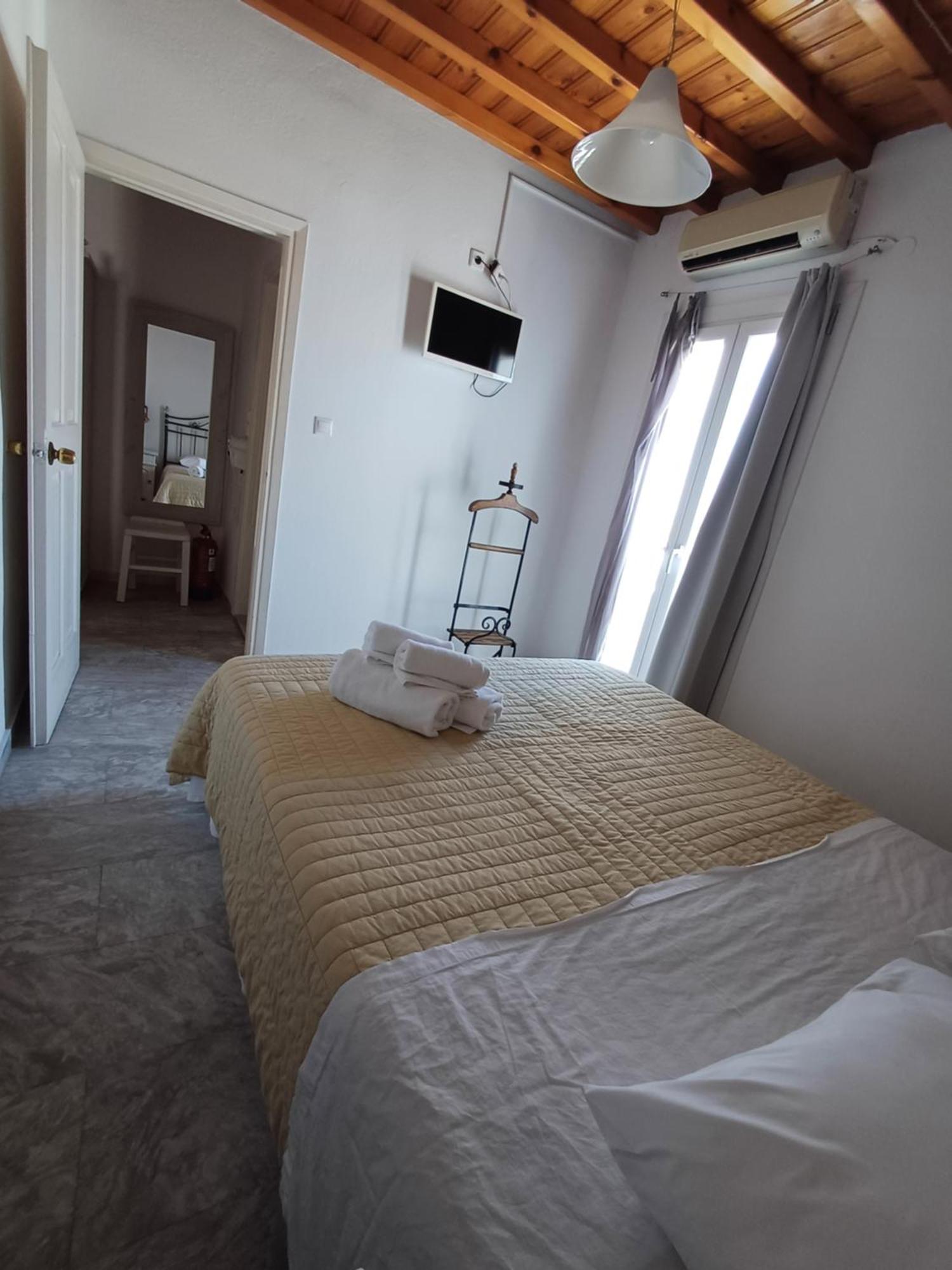 Manos Rooms Mykonos Town Exterior foto
