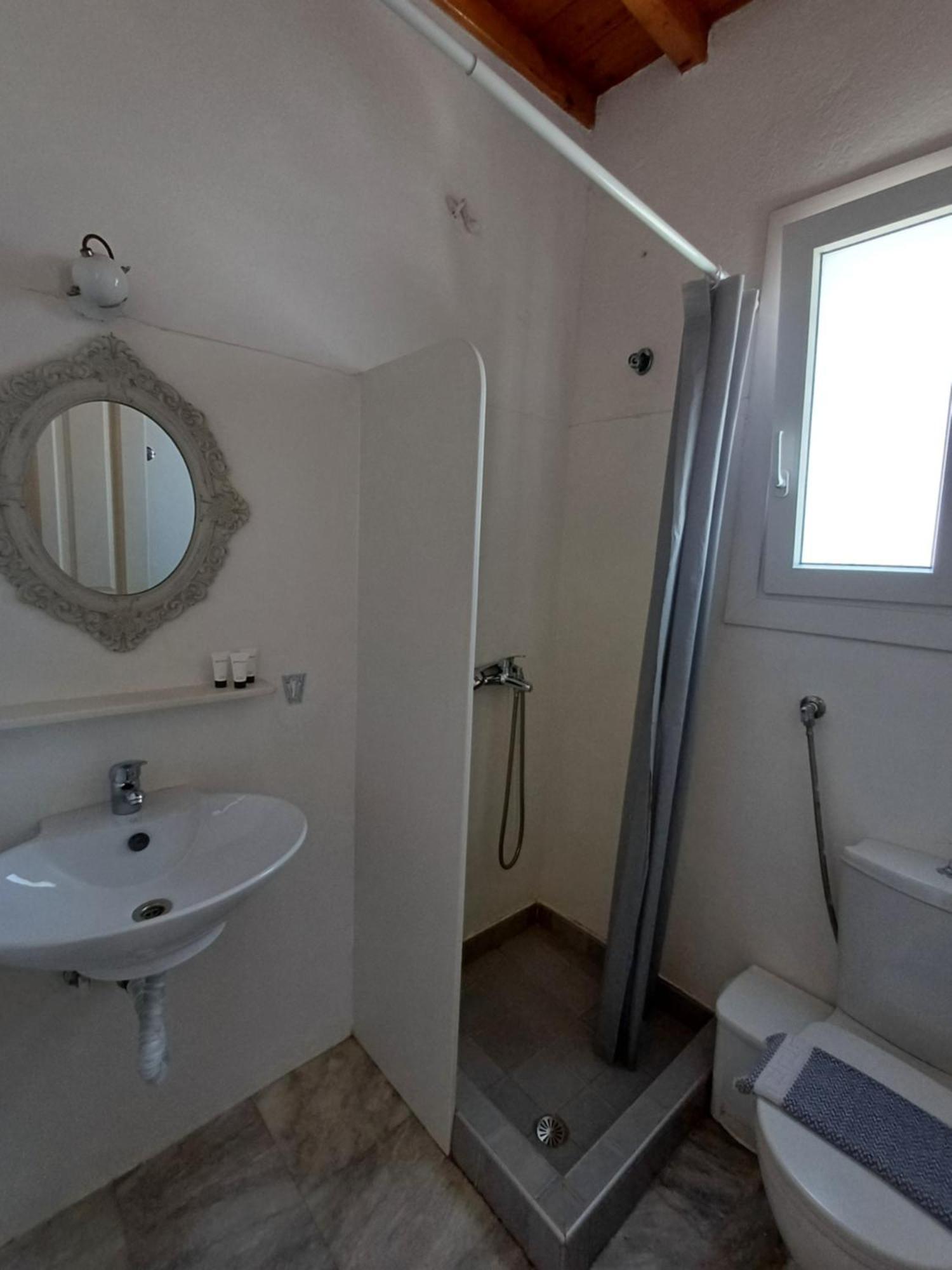 Manos Rooms Mykonos Town Exterior foto
